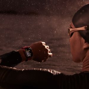 Apple Watch Series 9 GPS 45mm Pembe Alüminyum Kasa ve Uçuk Pembe Spor Kordon Akıllı Saat